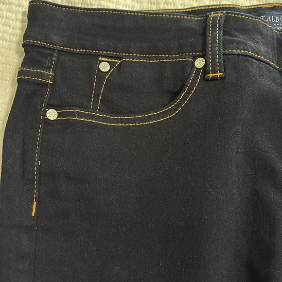 Talbots | Simply Flattering Denim Pedal Pusher 17” inseam 12P Dark Wash - Picture 7 of 15